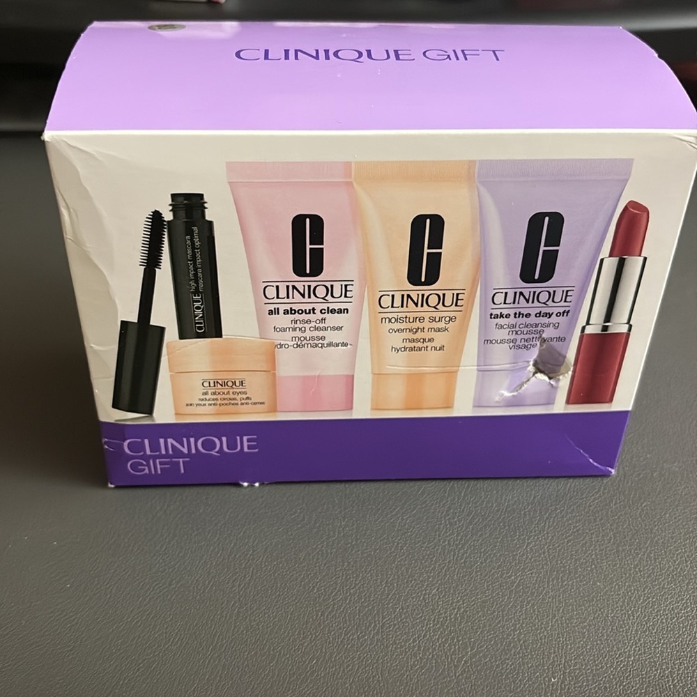 CLINIQUE NWT FOIL LOOK TOTE AND GIFT SET - Picture 9 of 9